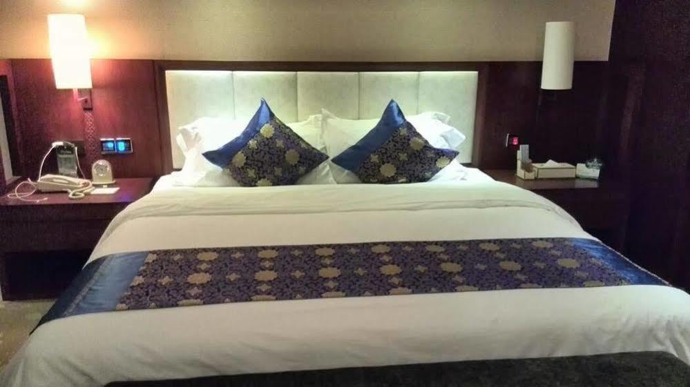 Liuzhou Sanjiangxian Dongxiangguo Hotel ภายนอก รูปภาพ